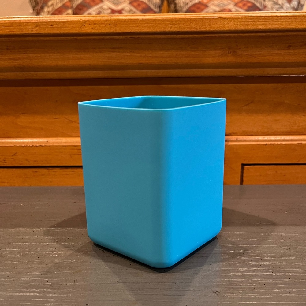 So Mine Blue Silicone Desk Pencil Holder